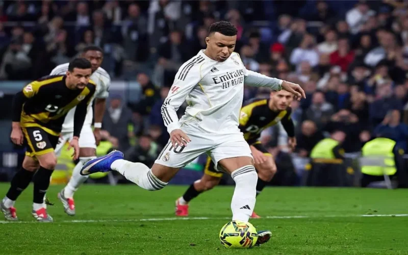 واقعة فرنسية نادرة.. مبابي يقود هجوم ريال مدريد ضد رايو فاليكانو بتشكيلة تاريخية